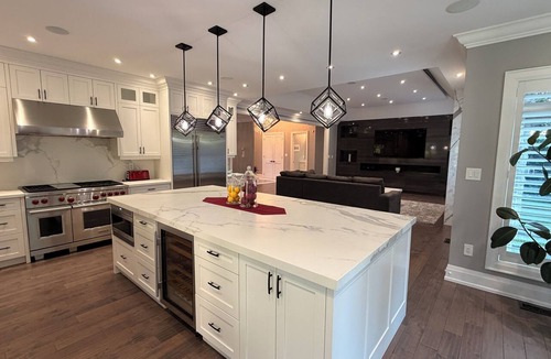 Halton Hills House | Luxury Private Estate Retreat. Pool Hot Tub Gym Pool Table