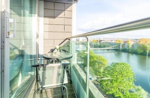 City Centre Glasgow Apartment | Luxury Riverview City Centre Apartment