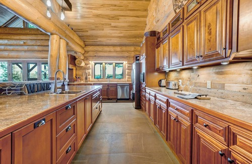 Catchacoma Cottage | Luxury Scandinavian Log Cottage; 600ft of Private Waterfront; Sleeps 16-20 ppl