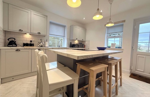 Sanquhar House | Luxury Scottish Cottage with Hot Tub & Views - Pass the Keys