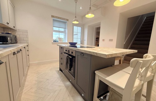 Sanquhar House | Luxury Scottish Cottage with Hot Tub & Views - Pass the Keys