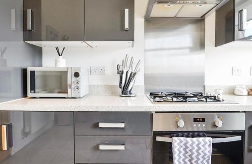 Kirkcaldy Apartment | Luxury Seaview Gated Penthouse located near Edinburgh by Urban Haggis Stays