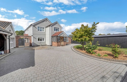 Bury St Edmunds House | Luxury Spa Mansion