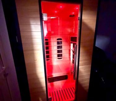 Chelmsford House | Luxury Spa Retreat with HotTub, Sauna and Massage Chair