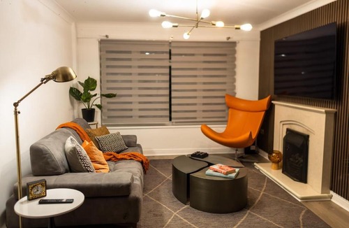Chelmsford House | Luxury Spa Retreat with HotTub, Sauna and Massage Chair