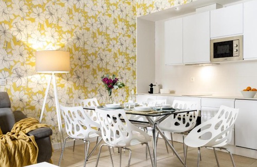 San Bartolome Apartment | Luxury & Spacious 2BR- City Center - 7min away Cathedral and Giralda - 1º2