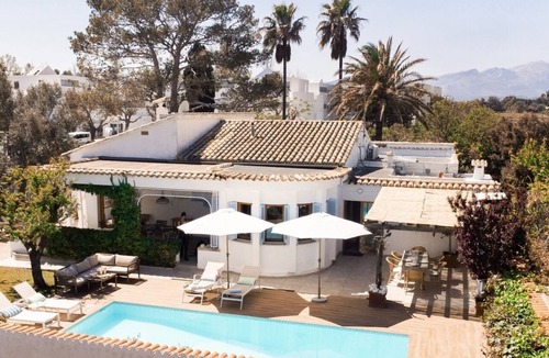 Les Palmeres Villa | Luxury Villa close to the beach with heated Pool and lovely mountain views