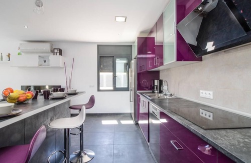 Empuriabrava Villa | LUXURY VILLA, HEATED POOL WITH JACUZZI, INTERNET, NEAR BEACH