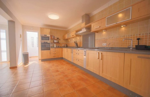 Conil Villa | Luxury Villa with Private 25m Heated Pool & Jacuzzi