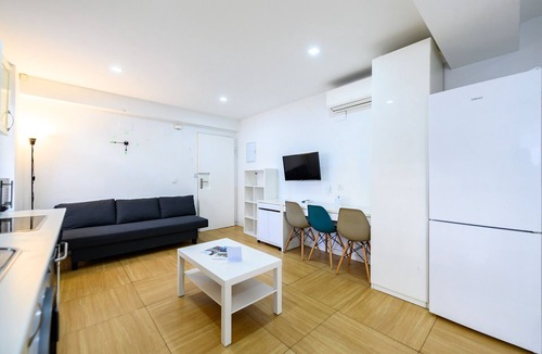 Ciudad Lineal Apartment | M (EMO470B) Cozy studio in Ciudad Lineal