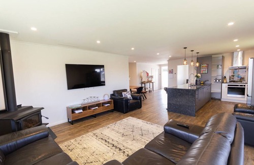 Twizel House | Mackenzie Red, Mt Cook base