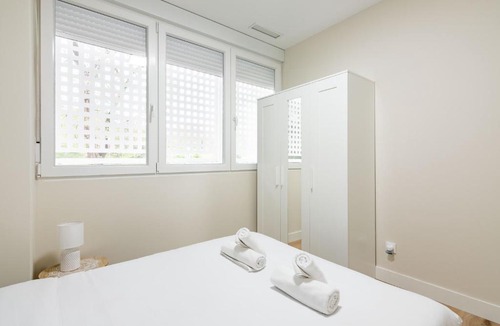 Ciudad Lineal Apartment | Madrid Ventas II, 6 dormitorios para 12 personas