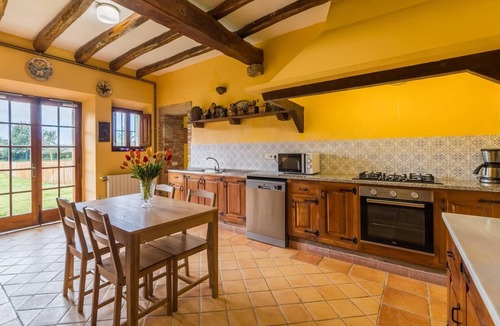 Sils Villa | Magnificent 15 bedroom villa Spain|XXL Pool, BBQ, Gamesroom|Beaches & Barcelona