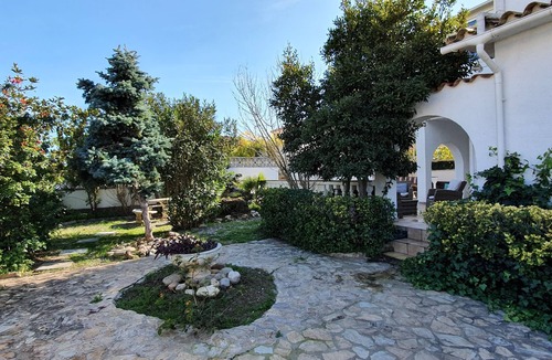 Empuriabrava Ski Chalet | Magnificent villa with pool Empuriabrava