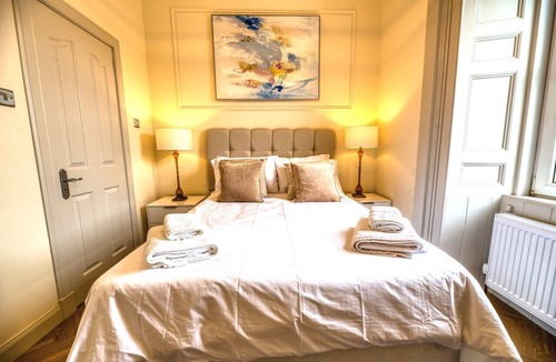 Auchterarder Villa | 'Maisie' in Allandale ApartHotel.