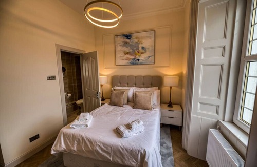 Auchterarder Villa | 'Maisie' in Allandale ApartHotel.