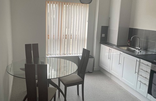 Finnieston Apartment | Maison 109 Suite - Elegant 2 bedroom apartment to make your trips feel like home
