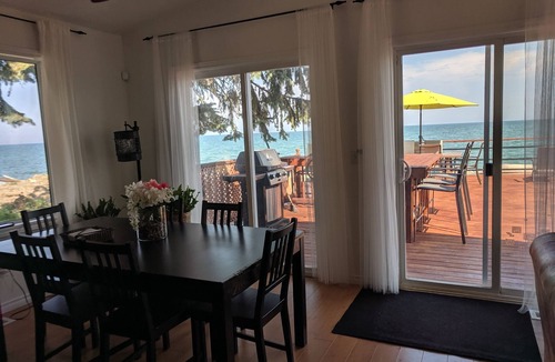 Leamington Cottage | Majestic Lake Erie Views - Serene Waterfront Cottage Getaway