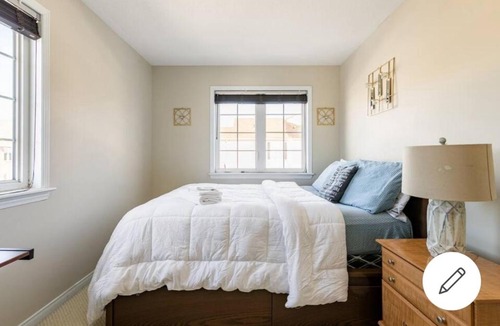 Ottawa Division House | Mannys place