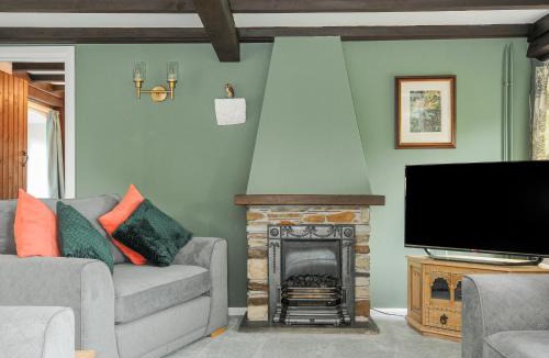Saltash House | Manor Barn