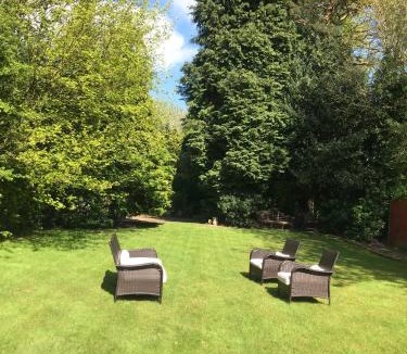 Luton House | Mansion-8 bedrooms sleeps 24-3 living rooms with Spanish Marble flooring