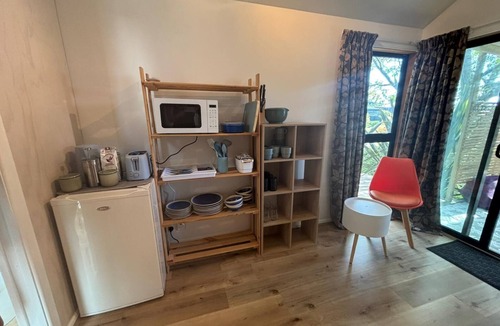 Mapua Cabin | Māpua Cabbage Trees, a cosy and private Cabin near the village centre