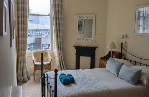 Merchiston Apartment | Mardale Crescent - 380