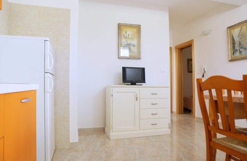 Corsano Apartment | Maria 1977 holiday home in SALENTO near SM di LEUCA with lawn and WIFI ARIA COND