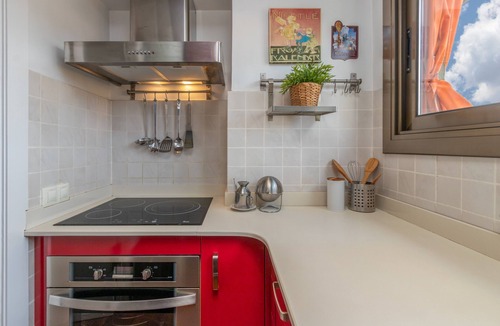 Platja d'Aro Apartment | Maria Beach Apartment with Sea View, Wi-Fi, and Air Conditioning