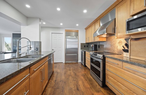 Markham House | Markham Mansion · 6BR · Hot Tub · Sauna · Gym