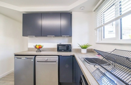 East Kilbride House | Marlie House - 3 Bedrooms East Kilbride