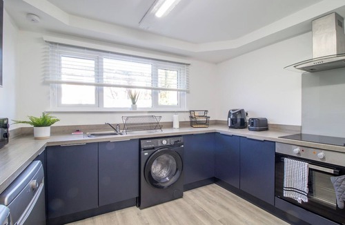 East Kilbride House | Marlie House - 3 Bedrooms East Kilbride