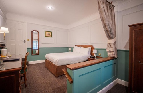 Brentwood Hotel | Marygreen Manor