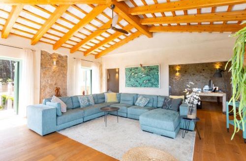 Rupia House | Mas CasaGran