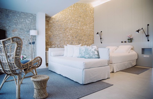 Avinyonet de Puigventos Hotel | Mas Falgarona Hotel Boutique and Spa