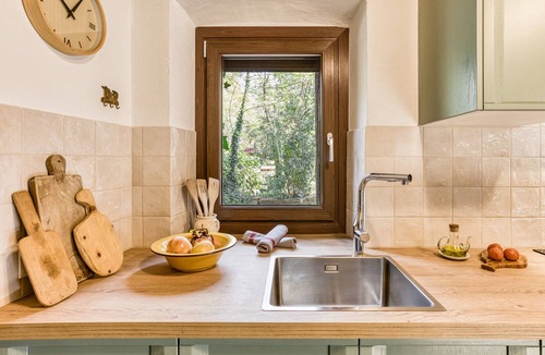 Sant Marti Vell House | Masia 'El Celler - Can Bonet' with Mountain Views, Shared Pool and Wi-Fi