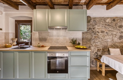 Sant Marti Vell House | Masia 'El Celler - Can Bonet' with Mountain Views, Shared Pool and Wi-Fi