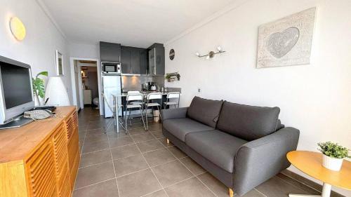 Almadraba-Canyelles Apartment | Meda Chica 1H