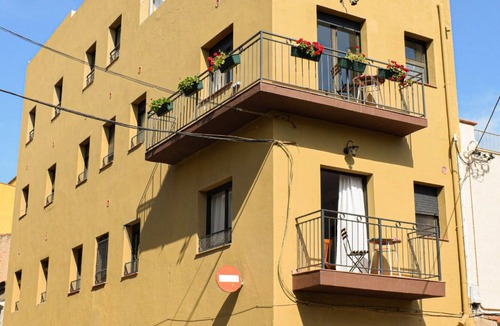 Sant Feliu de Guixols Apartment | Mediterranean Gecko. Functional, cozy and centrally located apartment. Ideal for couples