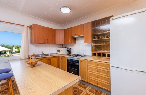 Son Baulo Ski Chalet | Mediterranean Chalet S'Oratge with Pool, Garden, Wi-Fi & Terrace