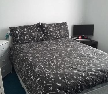 Clacton-on-Sea House | medium sized room in my bungalow