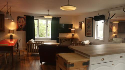 Lochearnhead Hotel | MHOR 84