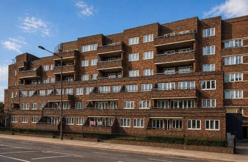 Woolwich Common Apartment | Mid Century Modern Apartment