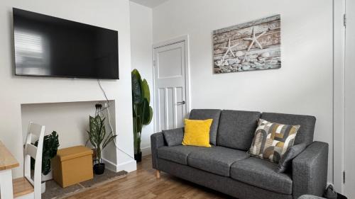 Cleethorpes House | Mill Place - 2 bed plus king size sofa bed, sleeps 6