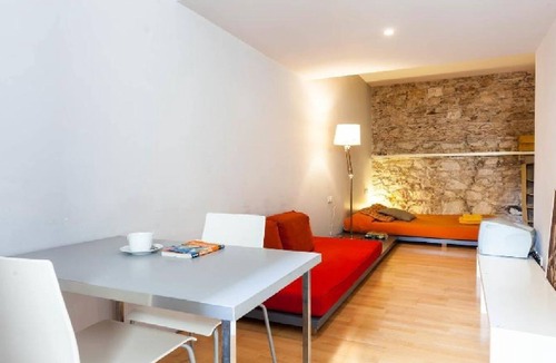 Sant Pere Apartment | Minimalist neoclassical Suite-Studio apartment in heart city center! WI-FI Free