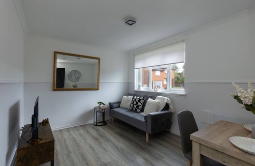 Airdrie Apartment | Modern 1-Bed Apartment in Airdrie – Ideal for Work