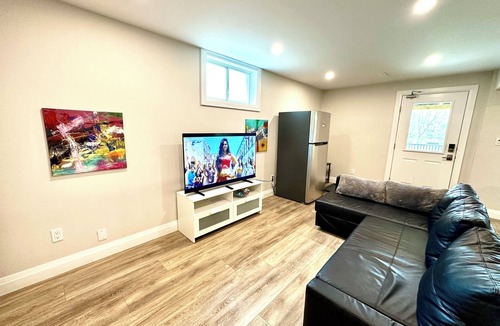 Rosemount House | Modern 1 bedroom 1 full bathroom walk out unit Near Fairview mall & Airport