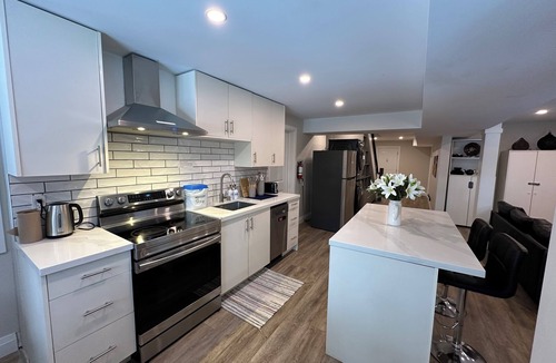 Rosemount House | Modern 1 bedroom 1 full bathroom walk out unit Near Fairview mall & Airport