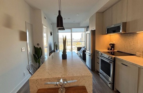 Downtown Toronto Apartment | Modern 1BR Apt with Stunning Views and Pool Access