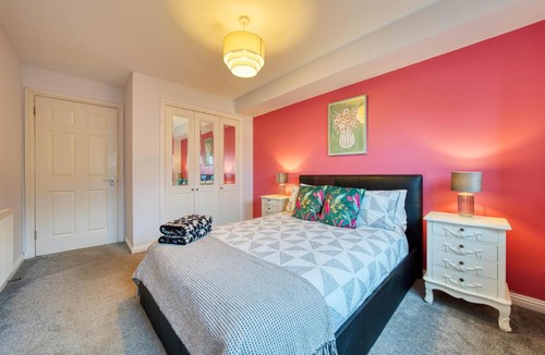 Cowlairs Apartment | Modern 2 Bed Flat with Free Parking